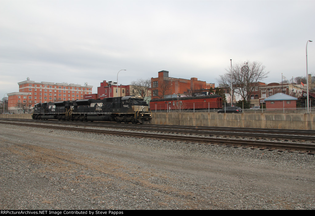 NS 7232 and 7243 as a helper set returning to Altoona